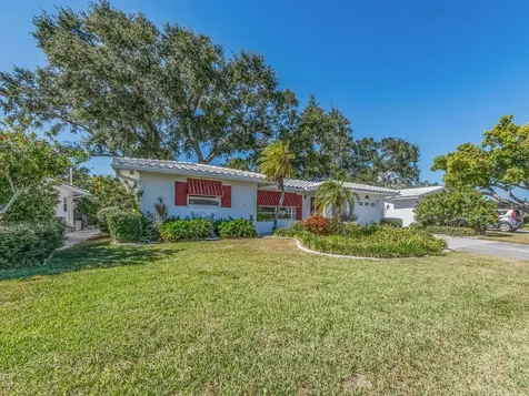 9234 141st Street Seminole FL 33776