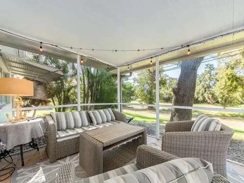 9234 141st Street Seminole FL 33776