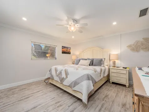 9234 141st Street Seminole FL 33776
