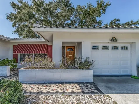 9234 141st Street Seminole FL 33776