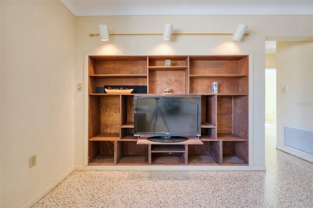 2632 Sunnyside Street Sarasota FL 34239