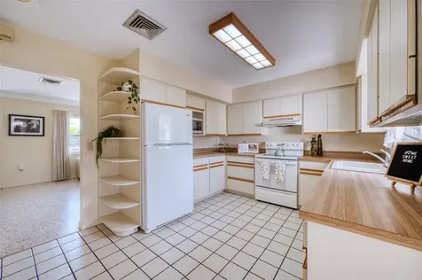 2632 Sunnyside Street Sarasota FL 34239