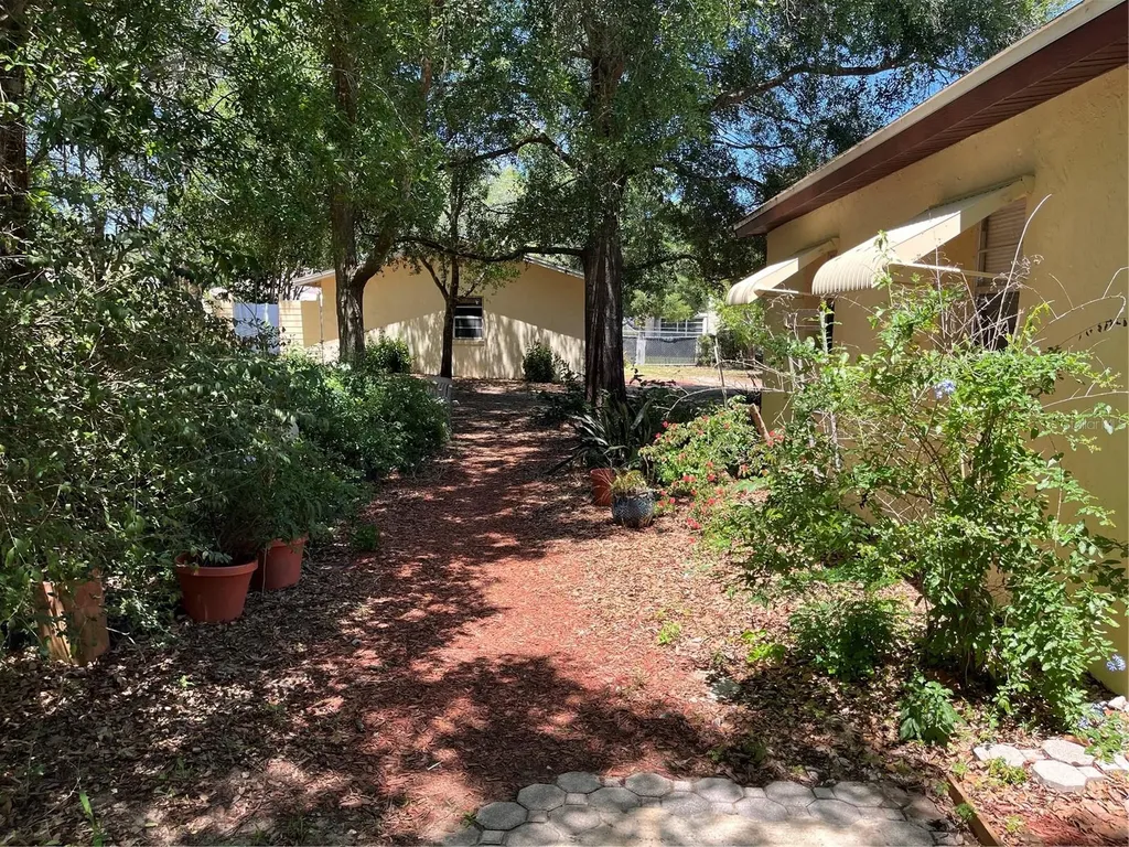 218 E Palmetto Street Davenport FL 33837
