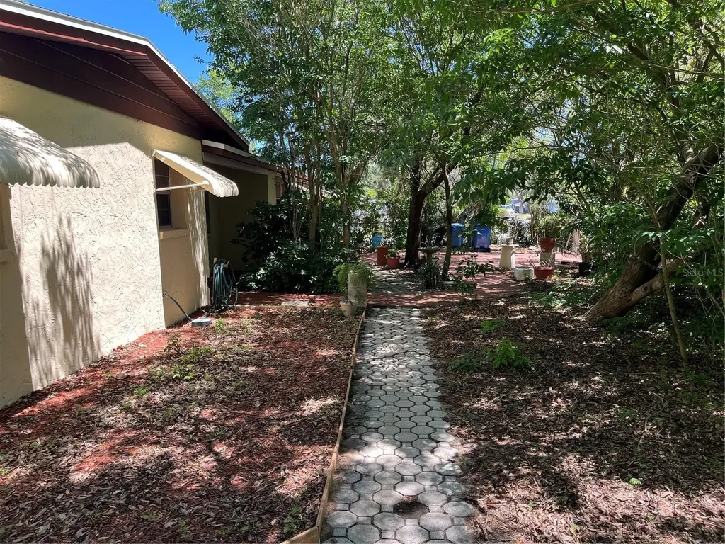 218 E Palmetto Street Davenport FL 33837