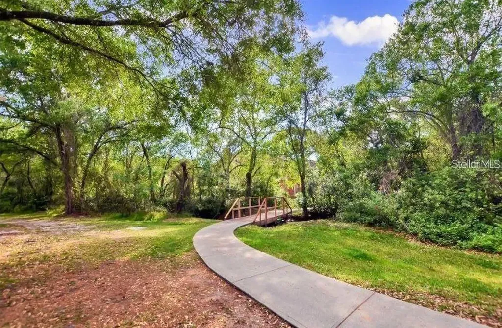 8635 Mallard Reserve Drive Tampa FL 33614