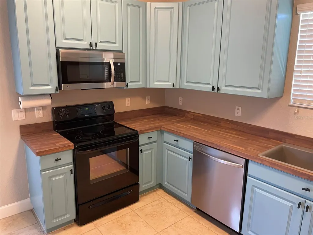 165 Alexander Woods Drive Plant City FL 33563