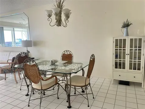 7872 Sailboat Key Blvd S Boulevard S South Pasadena FL 33707