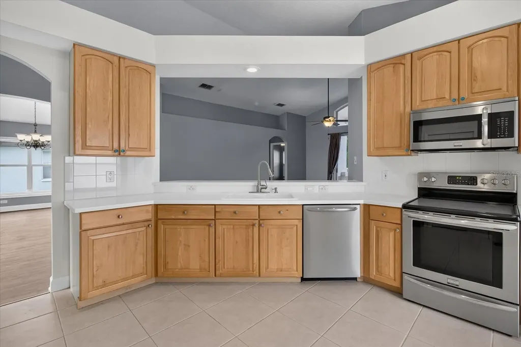 219 Bay Arbor Boulevard Oldsmar FL 34677