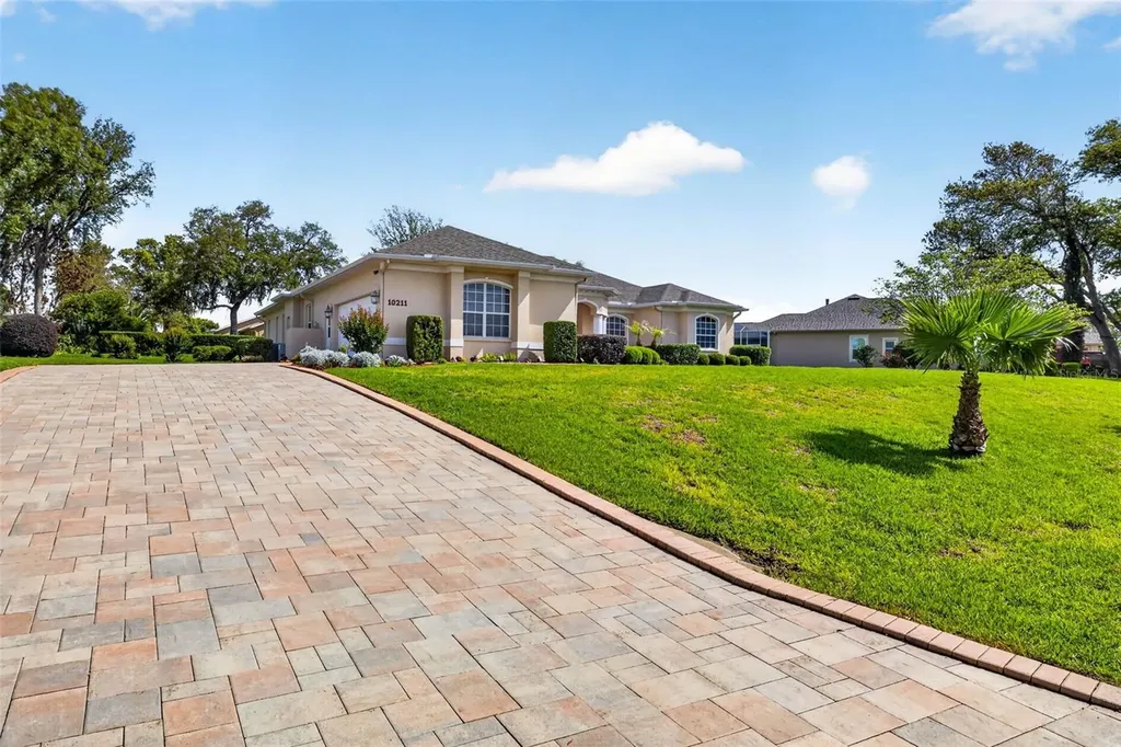 10211 Ridge Top Loop Weeki Wachee FL 34613
