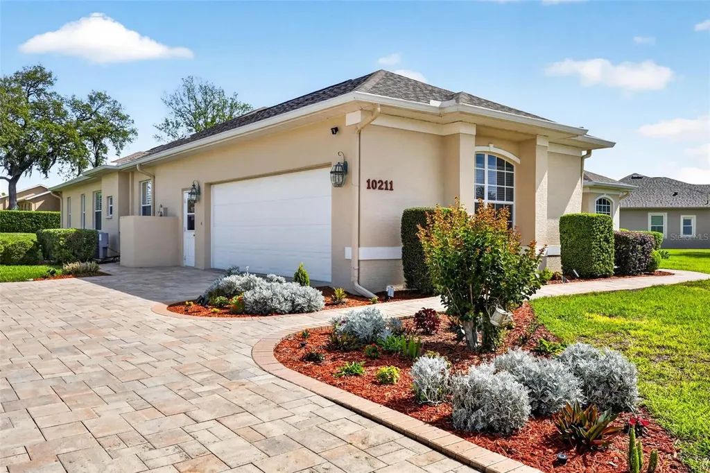 10211 Ridge Top Loop Weeki Wachee FL 34613