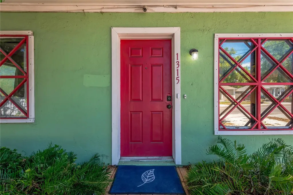 1315 E Osborne Avenue Tampa FL 33603