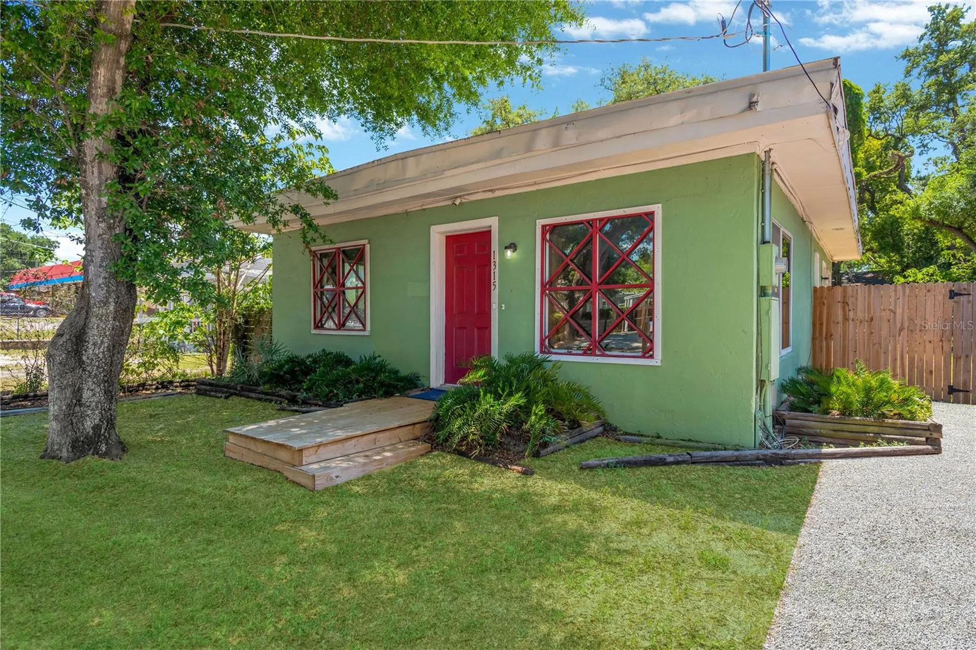 1315 E Osborne Avenue Tampa FL 33603
