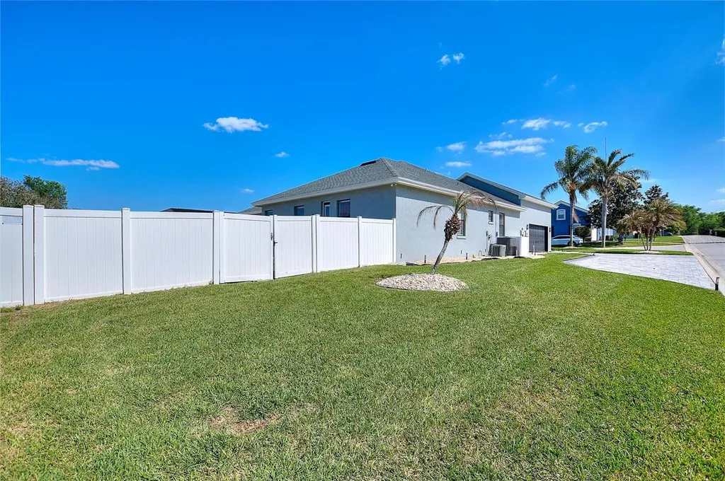2687 Brookside Bluff Loop Lakeland FL 33813