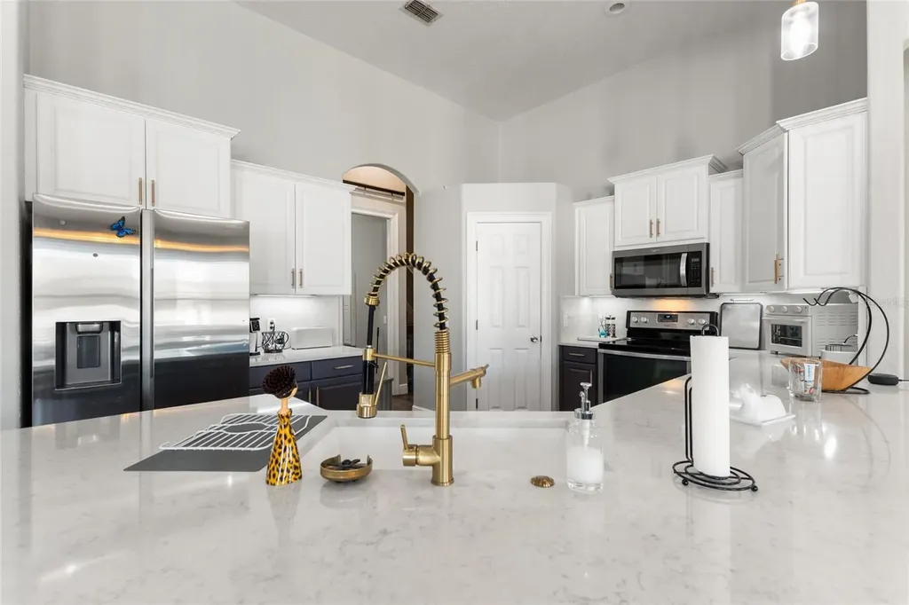 2687 Brookside Bluff Loop Lakeland FL 33813