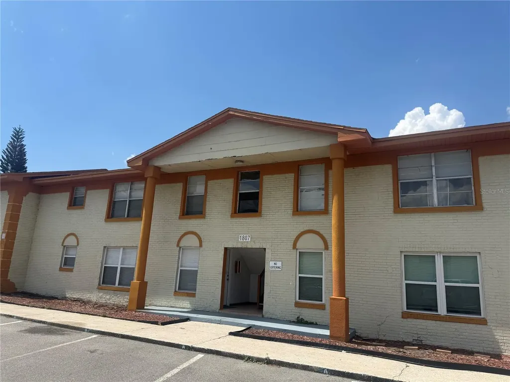 1807 Michigan Avenue Kissimmee FL 34744