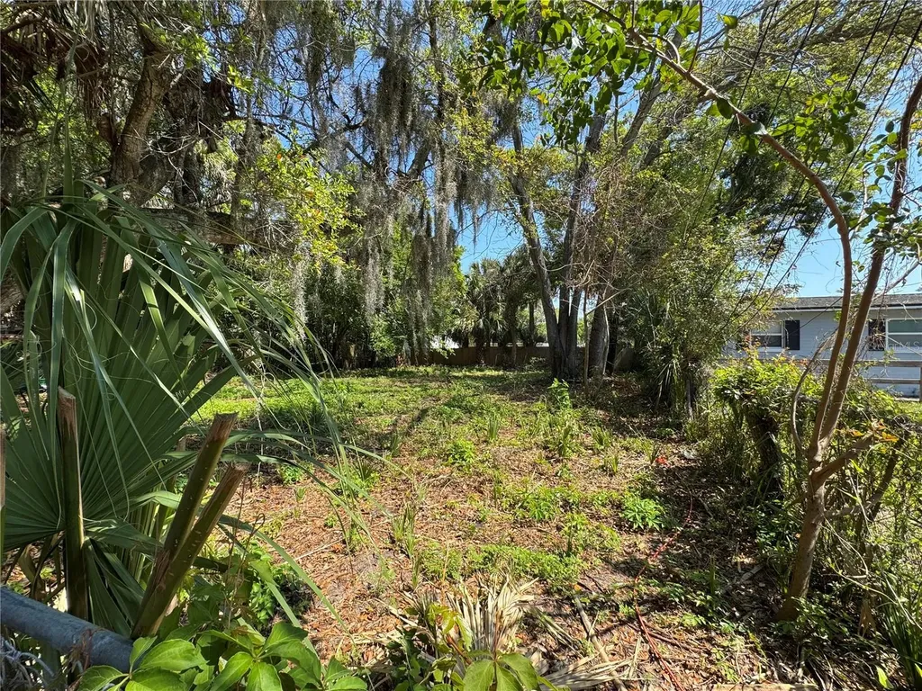 1127 Martha Drive Daytona Beach FL 32114