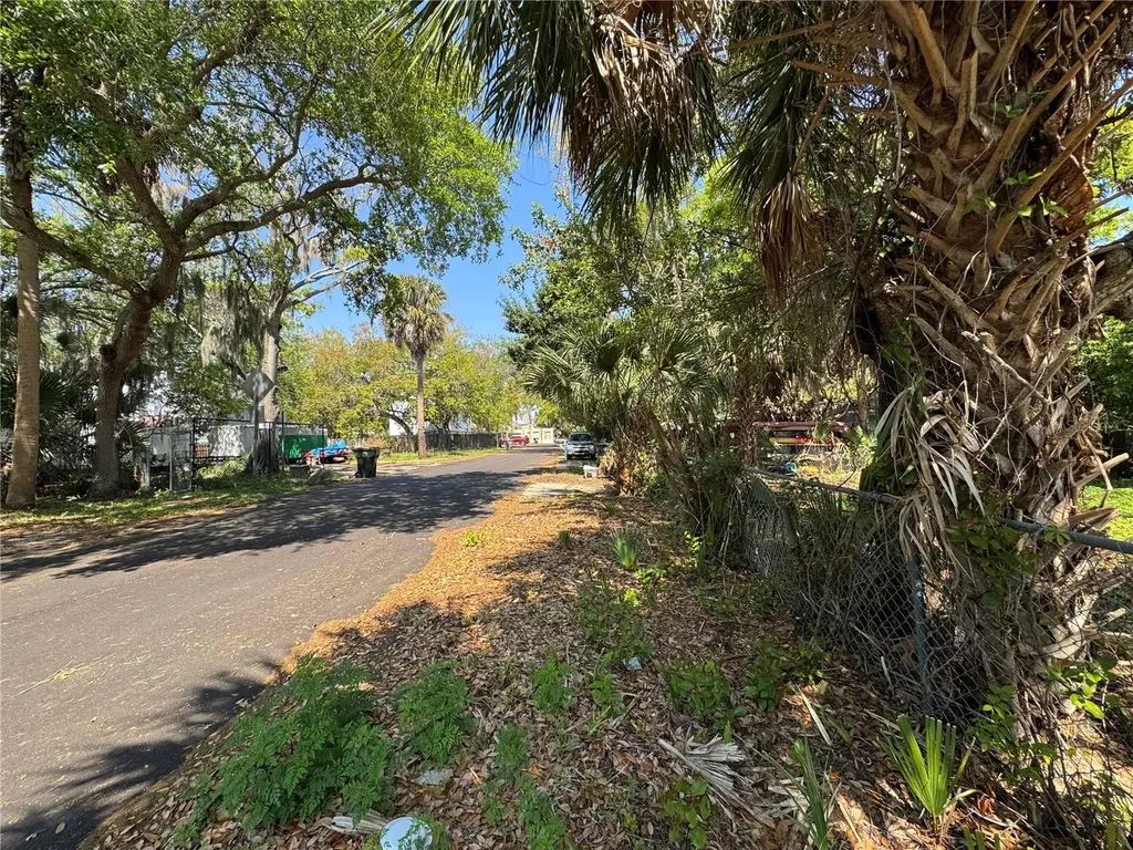 1127 Martha Drive Daytona Beach FL 32114