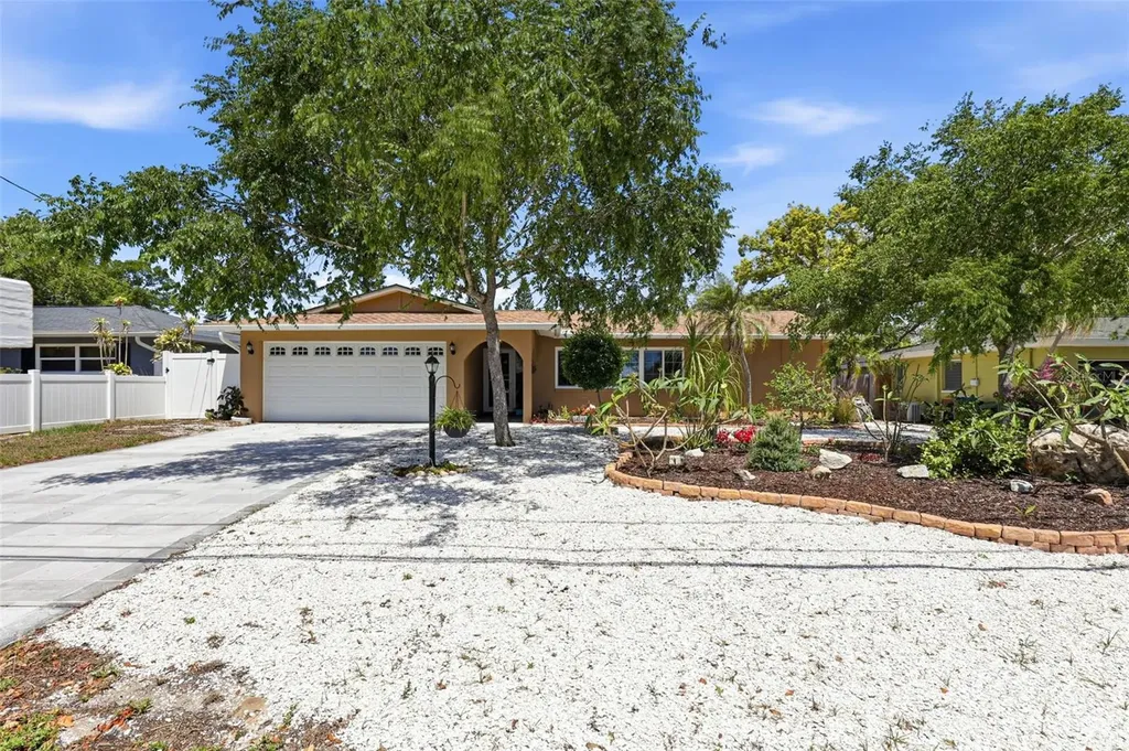 14649 Bay Drive Largo FL 33774