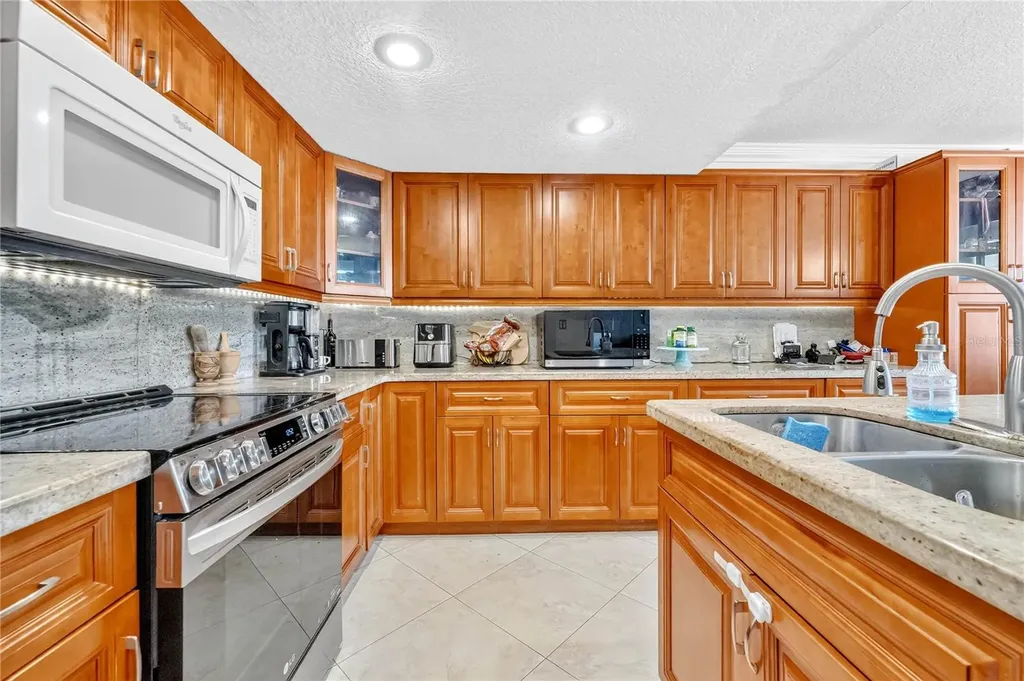1490 Laguna Lane Pembroke Pines FL 33026