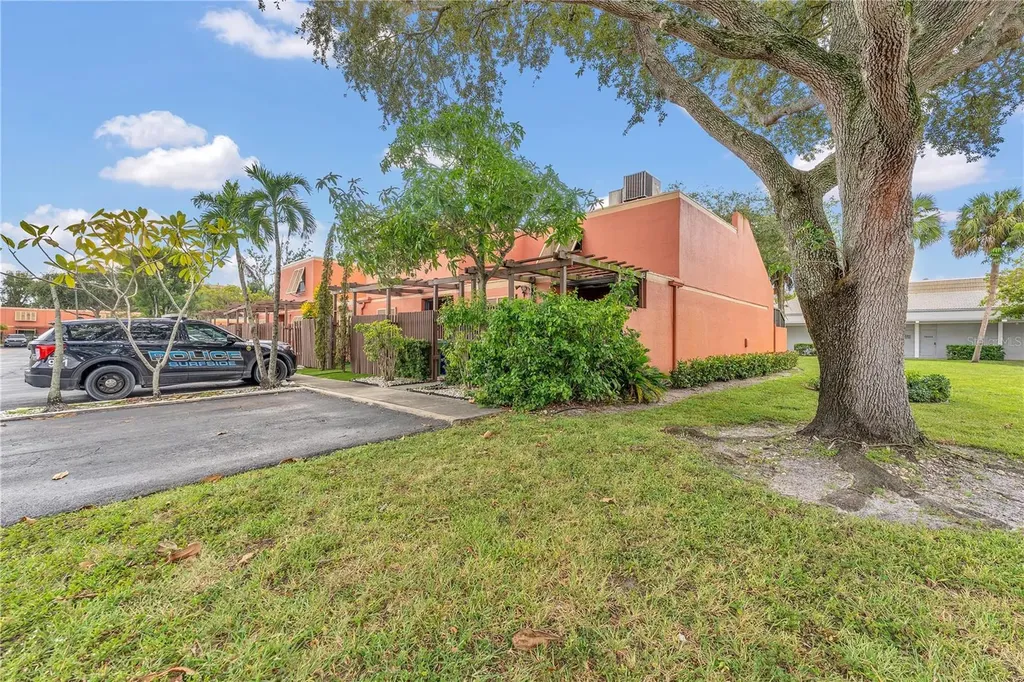 1490 Laguna Lane Pembroke Pines FL 33026