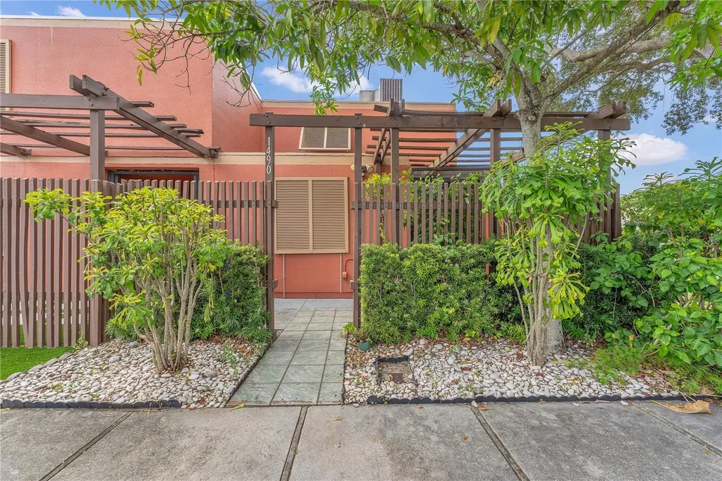 1490 Laguna Lane Pembroke Pines FL 33026
