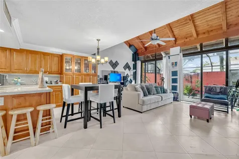 1490 Laguna Lane Pembroke Pines FL 33026