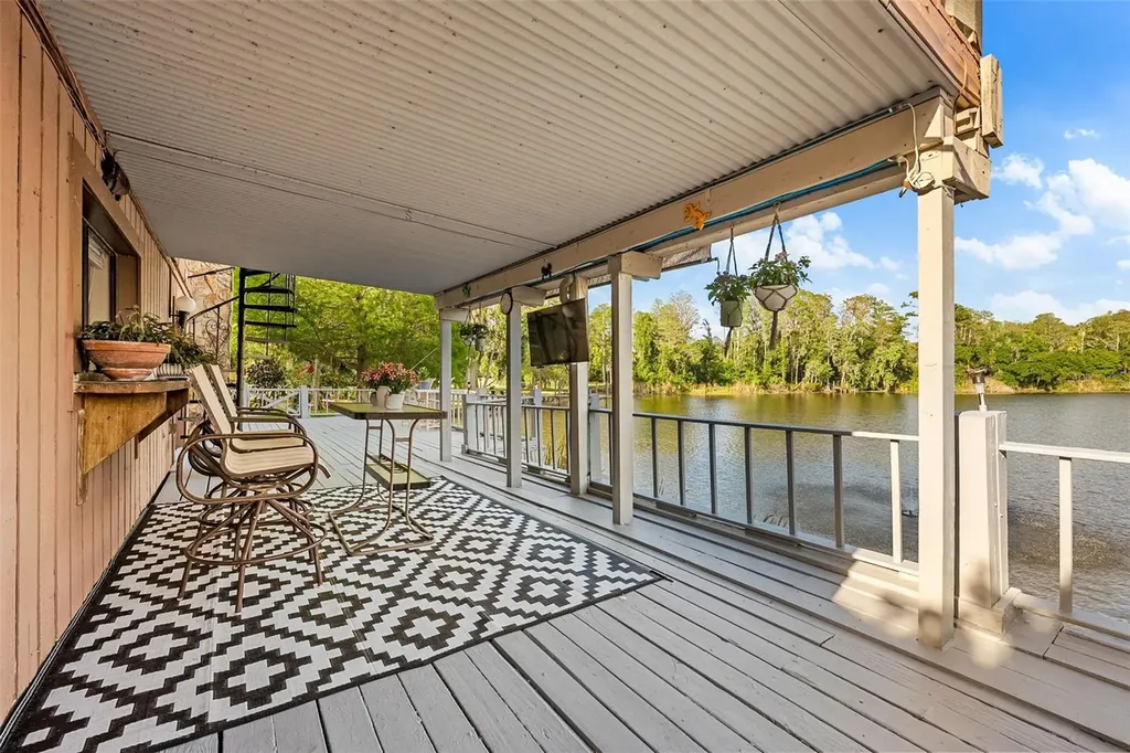 17301 Estes Road Lutz FL 33548