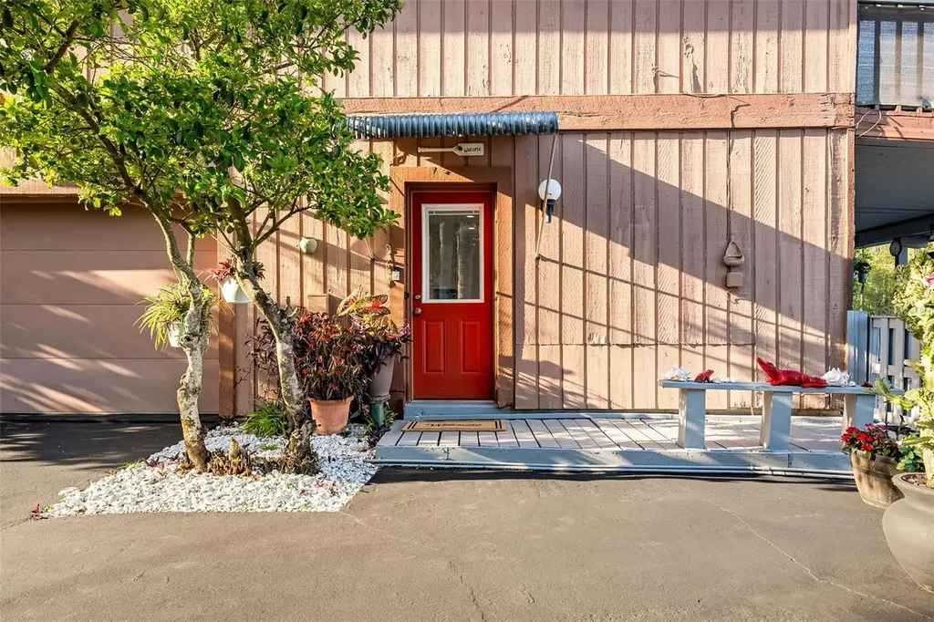 17301 Estes Road Lutz FL 33548