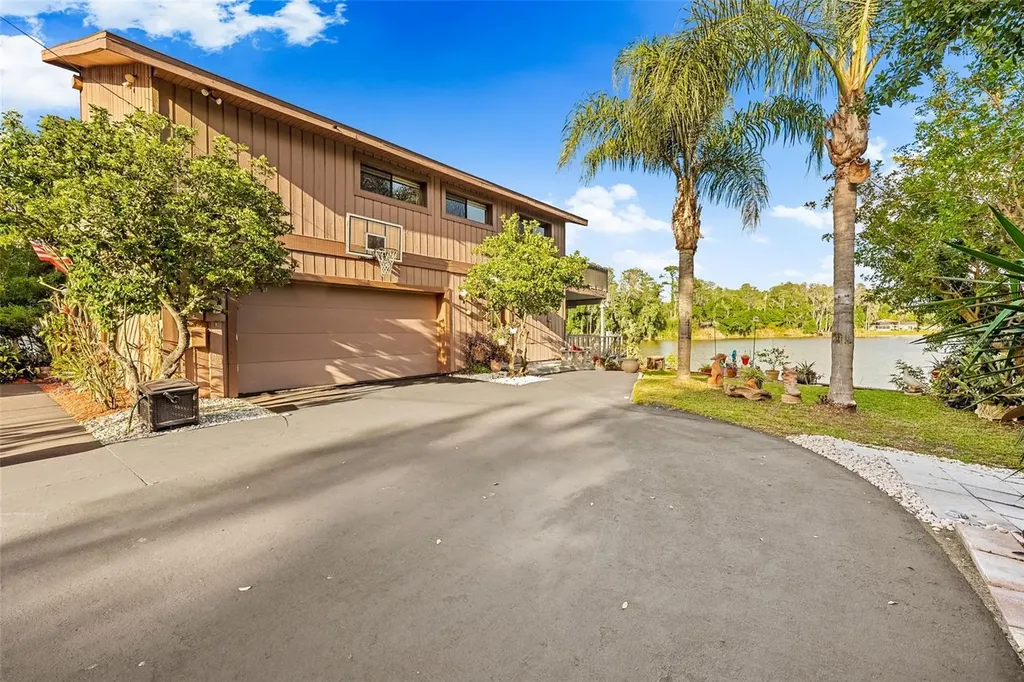 17301 Estes Road Lutz FL 33548