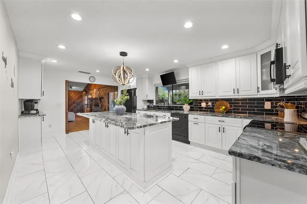 17301 Estes Road Lutz FL 33548