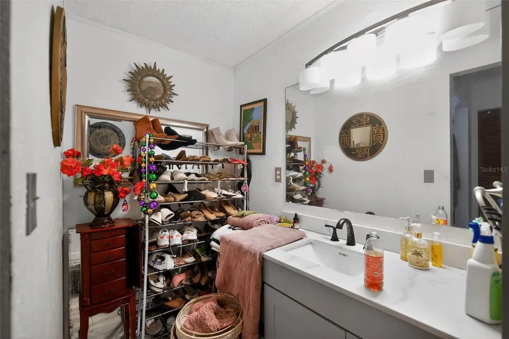 1803 S Wilkins Avenue Plant City FL 33563