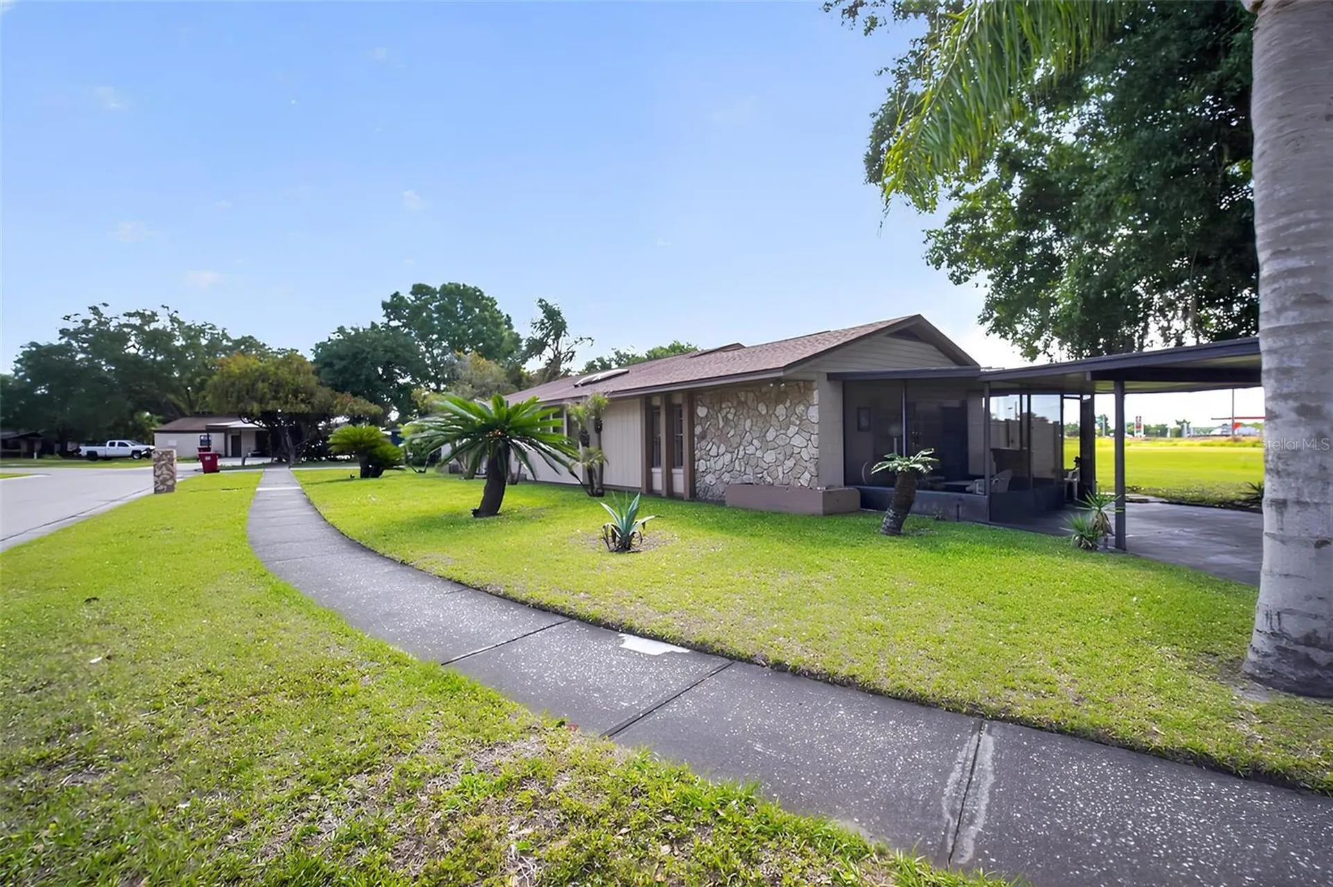 1803 S Wilkins Avenue Plant City FL 33563