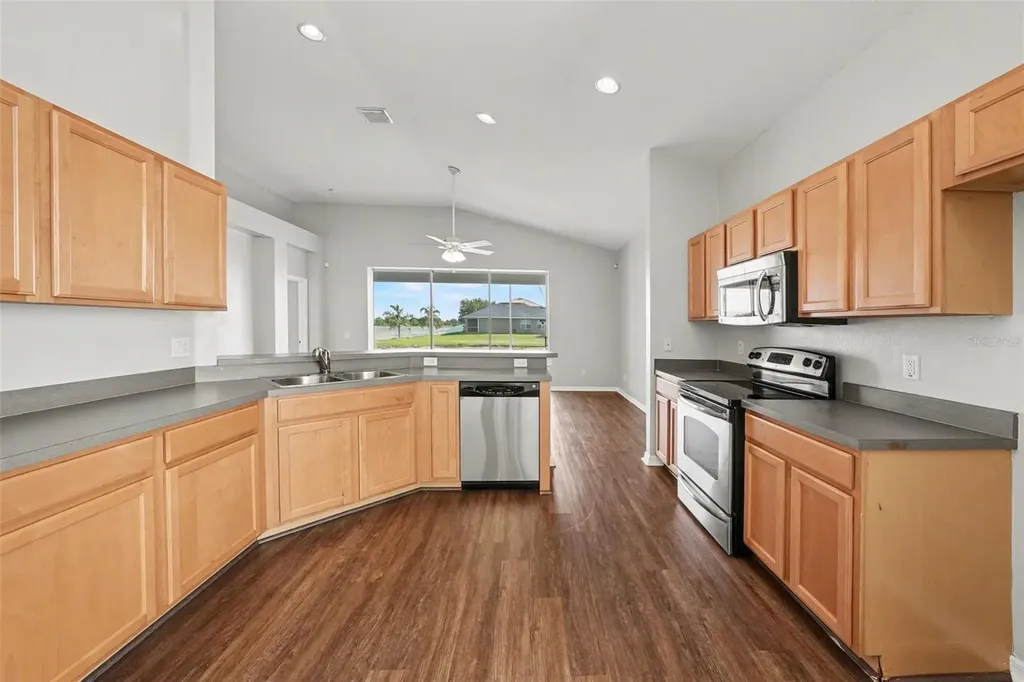 636 Tanana Fall Drive Ruskin FL 33570