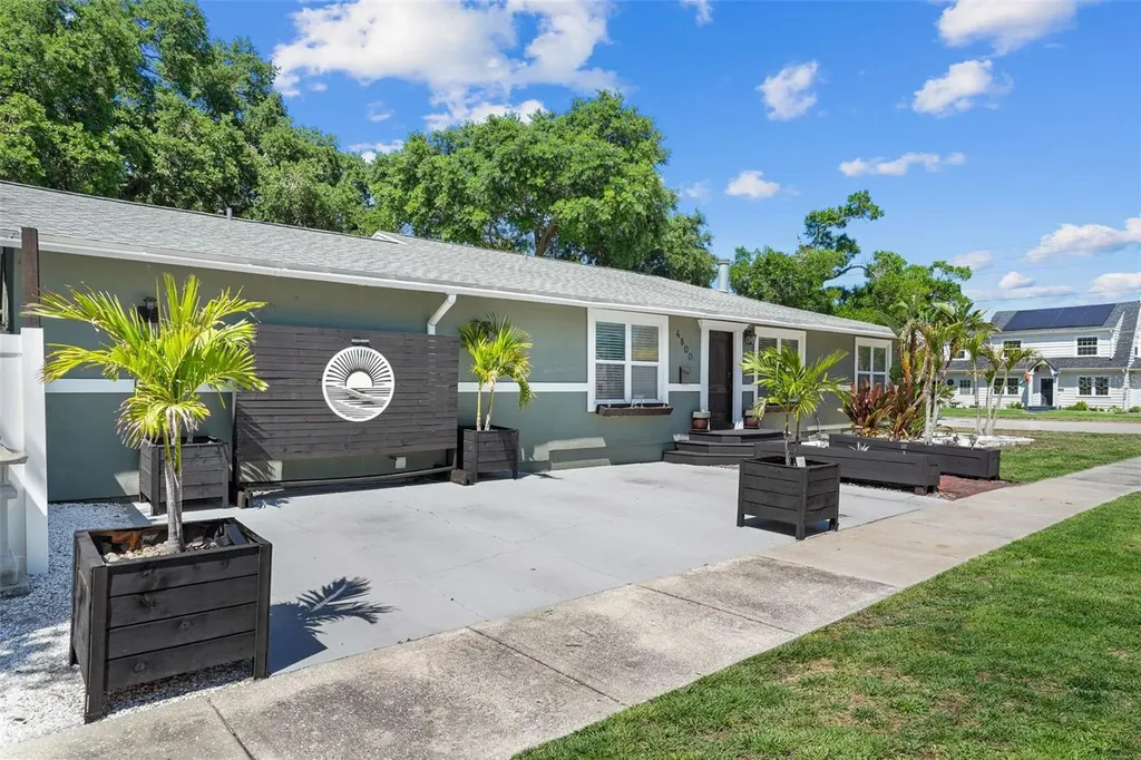 4800 16th Street N St Petersburg FL 33703