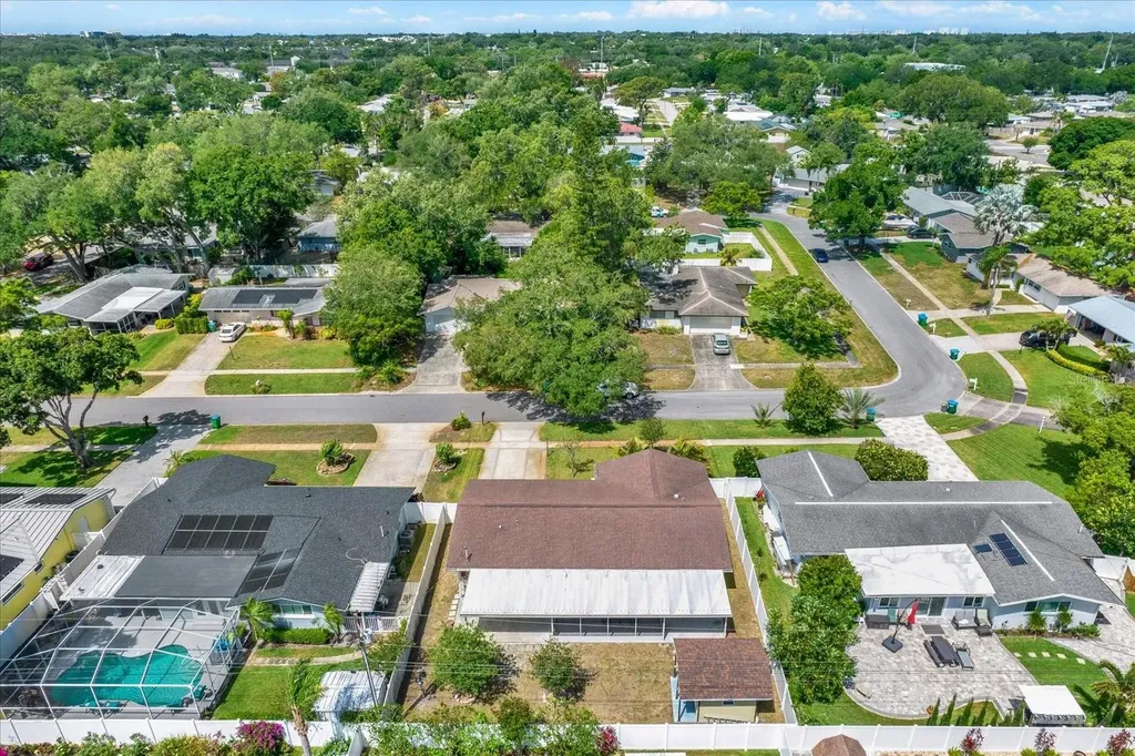 1815 Chateau Drive E Clearwater FL 33756