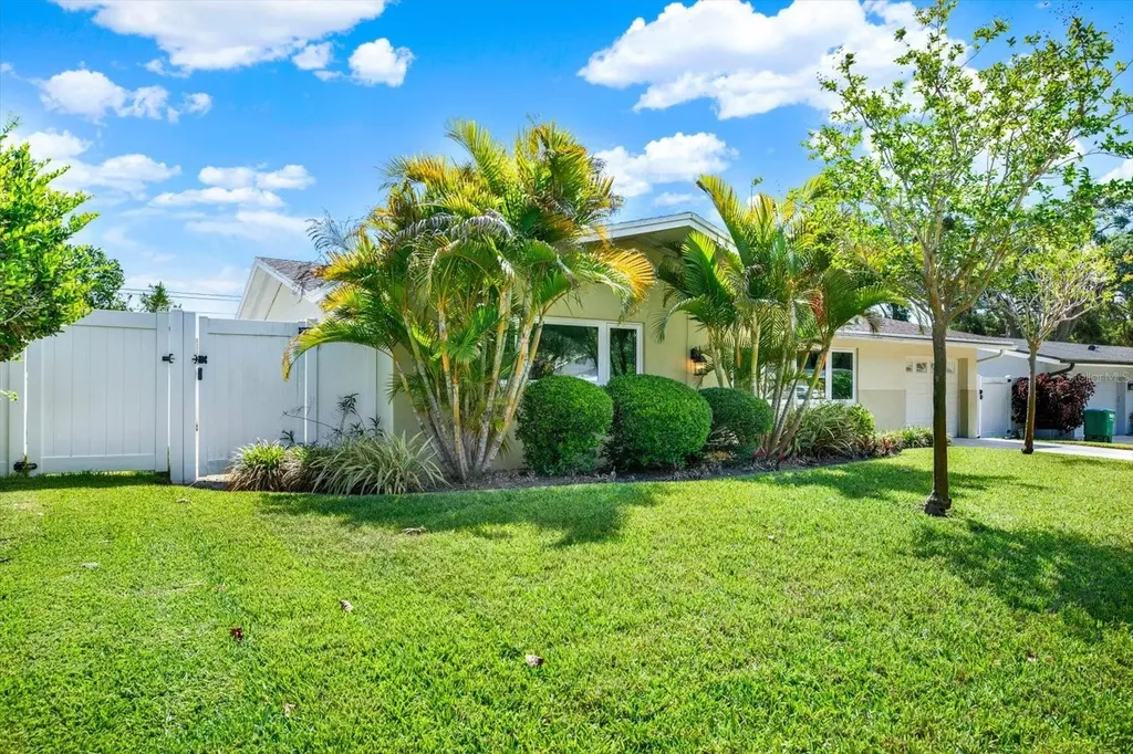 1815 Chateau Drive E Clearwater FL 33756