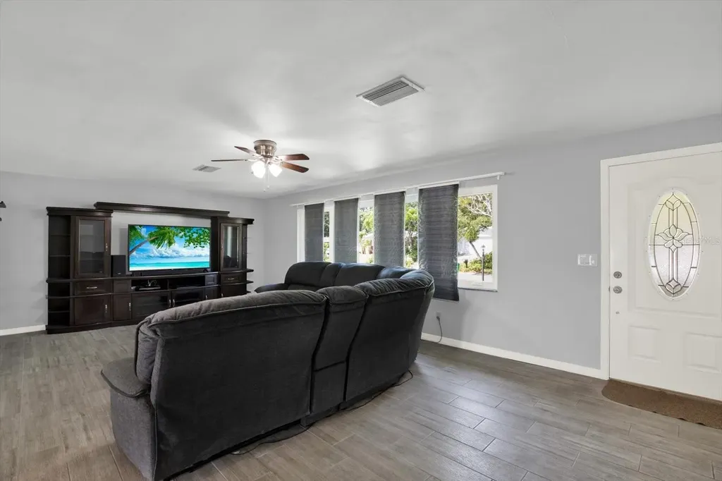 1815 Chateau Drive E Clearwater FL 33756