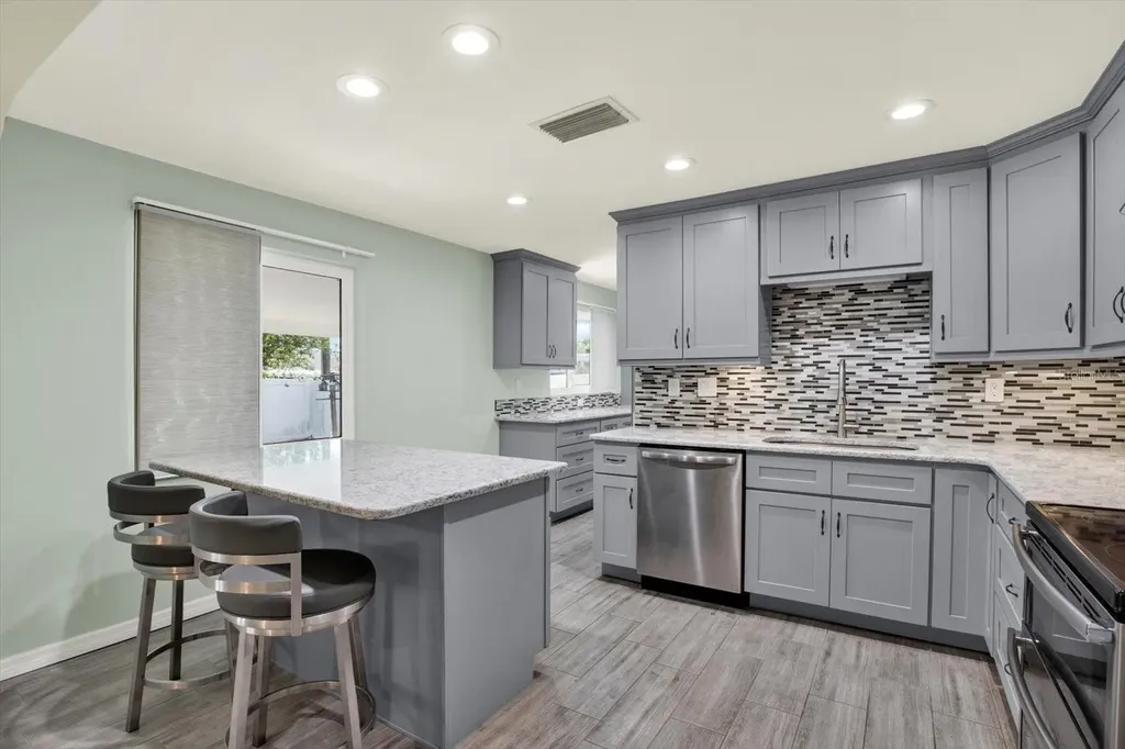 1815 Chateau Drive E Clearwater FL 33756