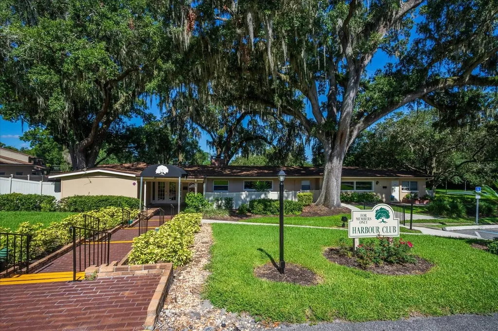 671 Post Oak Circle Altamonte Springs FL 32701