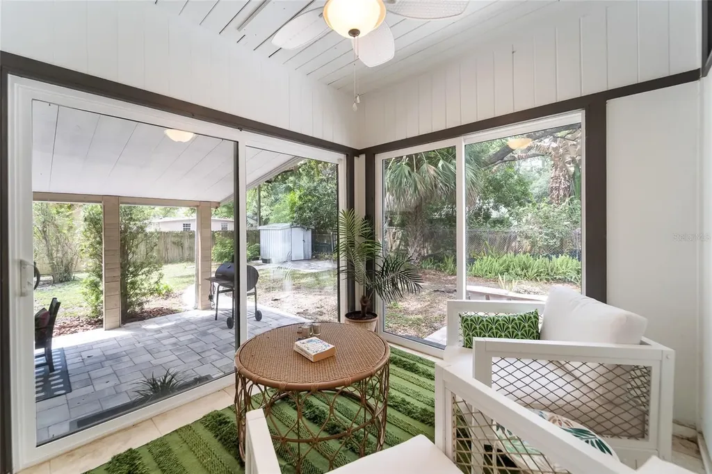 1502 W Meadowbrook Avenue Tampa FL 33612