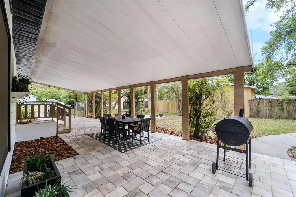 1502 W Meadowbrook Avenue Tampa FL 33612