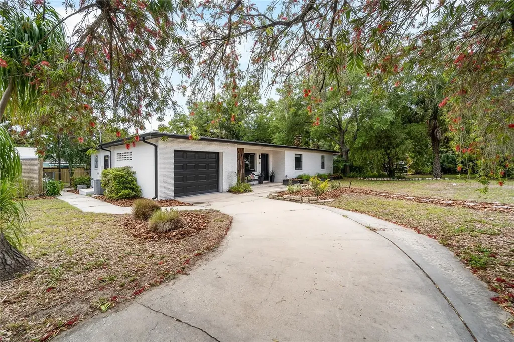 1502 W Meadowbrook Avenue Tampa FL 33612
