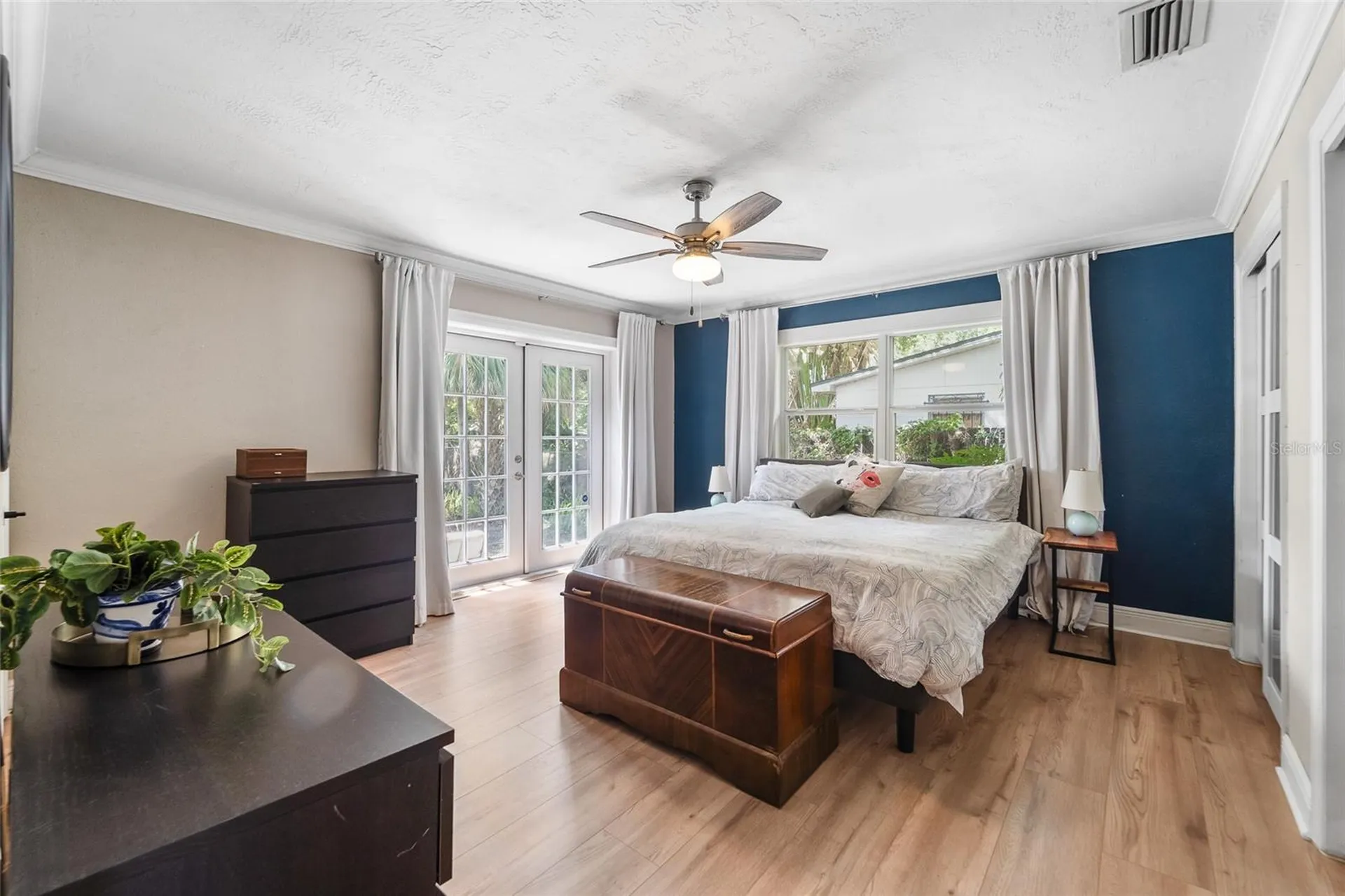 1502 W Meadowbrook Avenue Tampa FL 33612