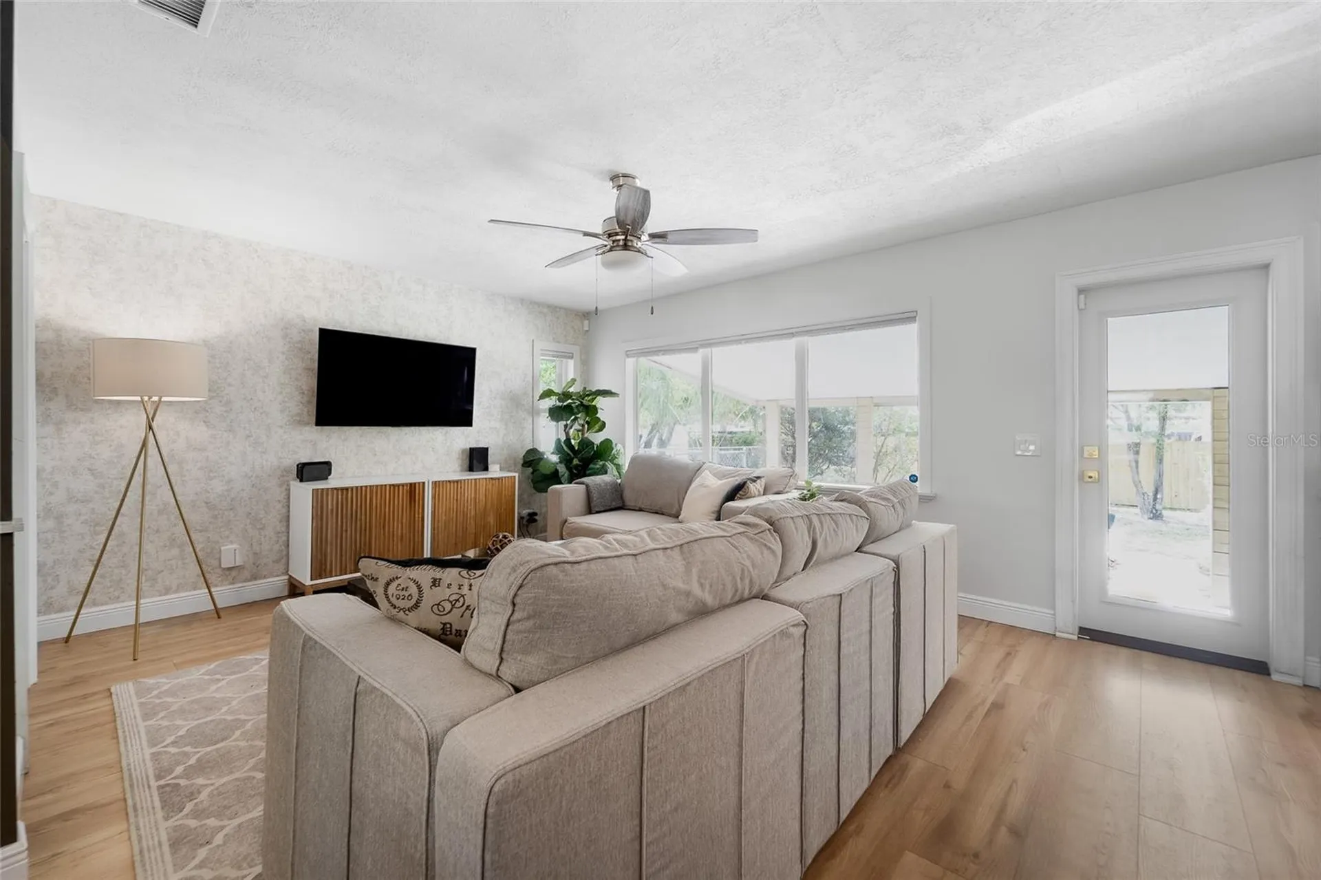 1502 W Meadowbrook Avenue Tampa FL 33612