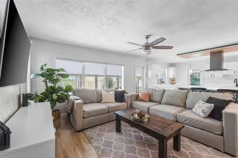 1502 W Meadowbrook Avenue Tampa FL 33612