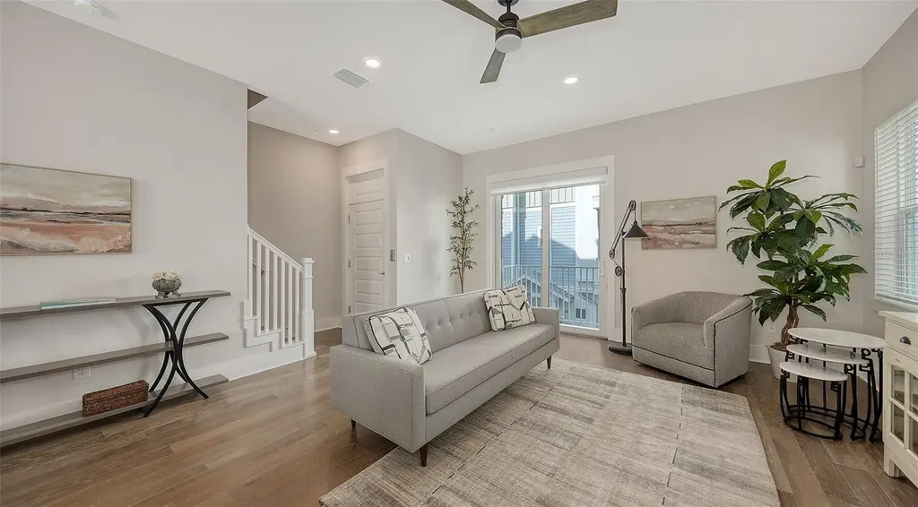 512 Laurel Park Drive Sarasota FL 34236