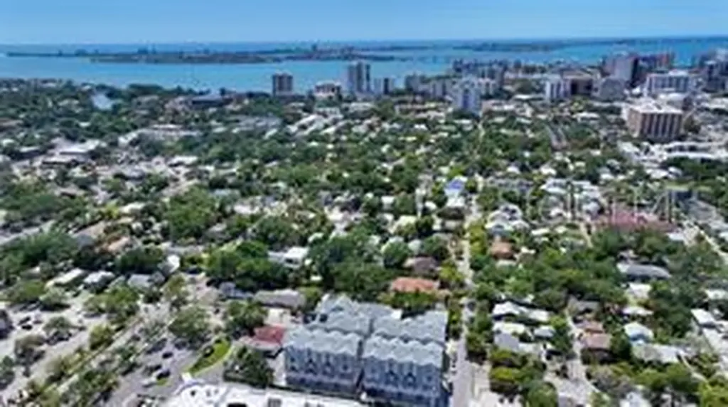 512 Laurel Park Drive Sarasota FL 34236