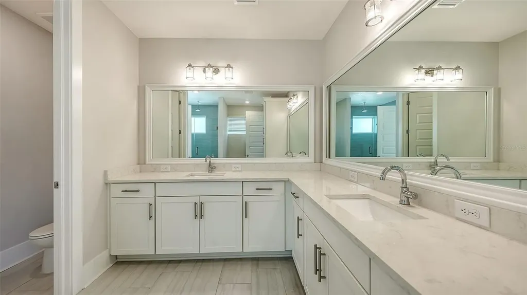 512 Laurel Park Drive Sarasota FL 34236