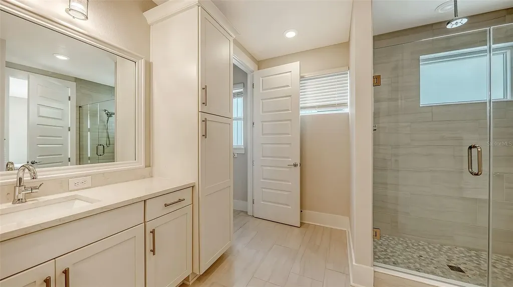 512 Laurel Park Drive Sarasota FL 34236