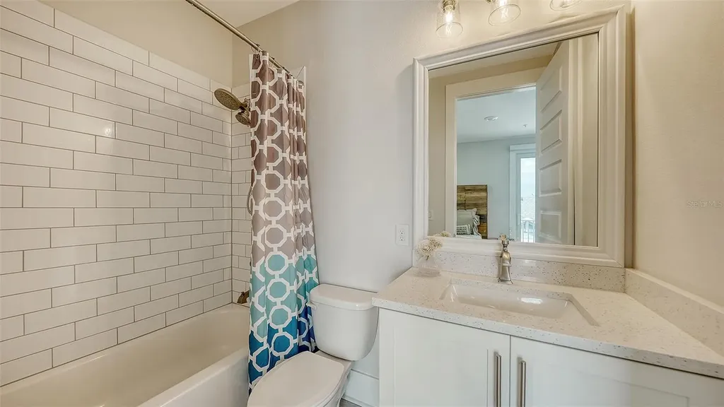 512 Laurel Park Drive Sarasota FL 34236